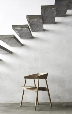 AC2 armchair Oak white pigm. lacquer veneer seat