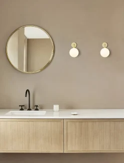 Apiales Wall Hard-wired, brushed brass / opal