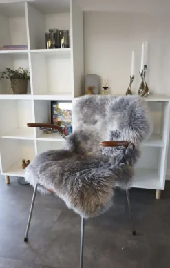90cm-up New Zealand Sheepskin, Long Wool Light Grey 90x60